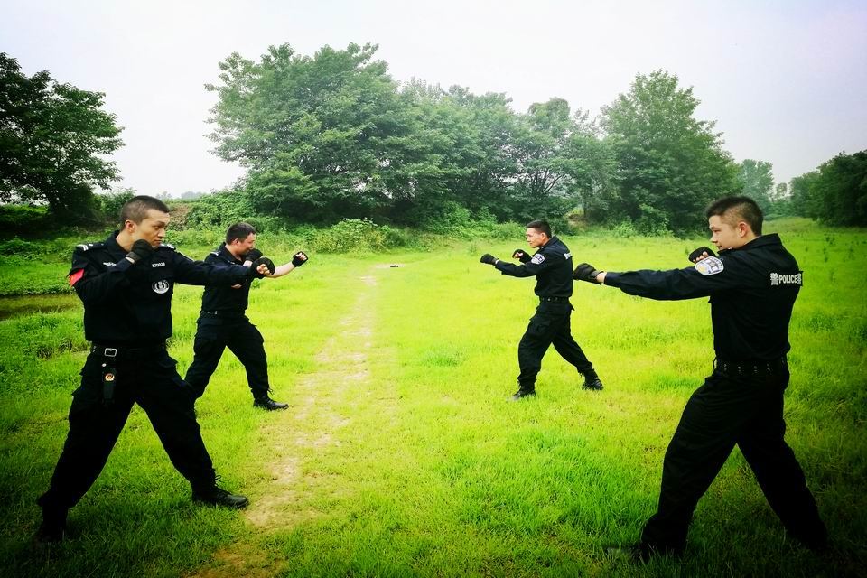 C:\Documents and Settings\Administrator\桌面\我院司法警察大队开展实弹射击训练\444444_看图.jpg