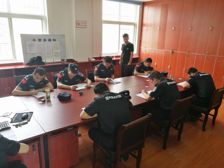 C:\Documents and Settings\Administrator\桌面\我院组织司法警察理论考试\425555_看图王.jpg
