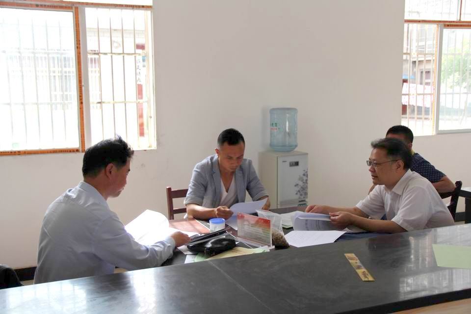 C:\Documents and Settings\Administrator\桌面\云梦法院开展精准扶贫工作\hhjsdgs_看图王.jpg